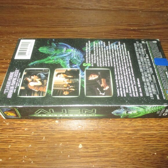 Alien : Resurrection (VHS, 1997) Sigourney Weaver Winona Ryder - Picture 4 of 6